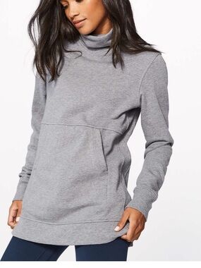 Lululemon Woman's Medium Gray Press Pause Funnel Neck Sweatshirt Sz 8